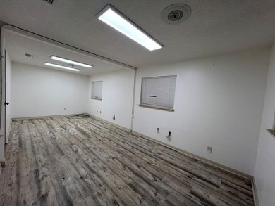 6000 F2 free-span, metal, insulated warehouse with 4 - 12' - photo 7