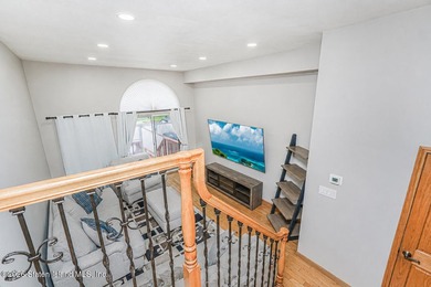 Welcome to 33 Linda Lane, a beautifully maintained multi-level - photo 13