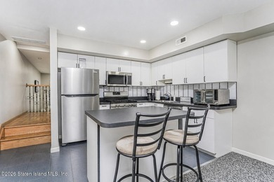Welcome to 33 Linda Lane, a beautifully maintained multi-level - photo 15