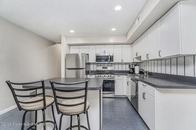 Welcome to 33 Linda Lane, a beautifully maintained multi-level - photo 16