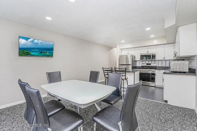Welcome to 33 Linda Lane, a beautifully maintained multi-level - photo 18