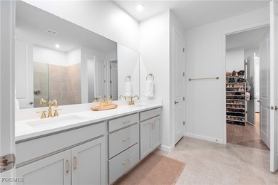 Welcome to this newly built 2024 attached villa home in Fort - photo 19