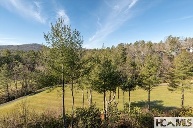 Located in the heart of Burlingame, this villa offers a - photo 20