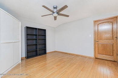 Welcome to 33 Linda Lane, a beautifully maintained multi-level - photo 20