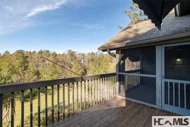 Located in the heart of Burlingame, this villa offers a - photo 22