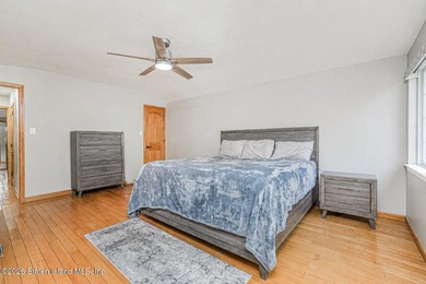 Welcome to 33 Linda Lane, a beautifully maintained multi-level - photo 22