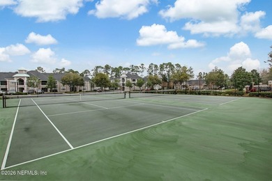 Beautifully maintained unit with a peaceful and private view - photo 29