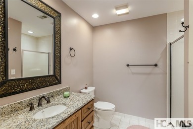 Located in the heart of Burlingame, this villa offers a - photo 35