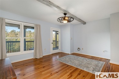 Located in the heart of Burlingame, this villa offers a - photo 38