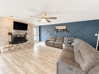 Welcome home to this beautifully updated 3 bedroom, 2 bath - photo 2