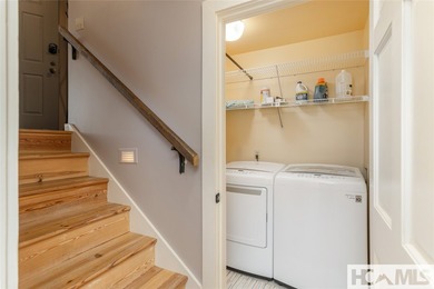 Located in the heart of Burlingame, this villa offers a - photo 42