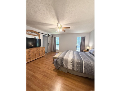 Welcome home to this beautifully updated 3 bedroom, 2 bath - photo 8