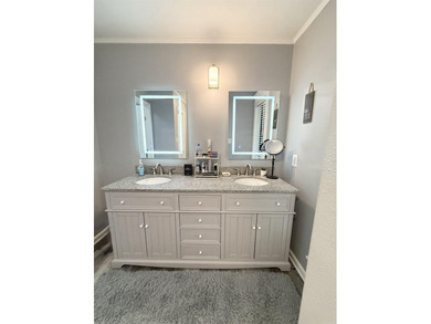 Welcome home to this beautifully updated 3 bedroom, 2 bath - photo 10