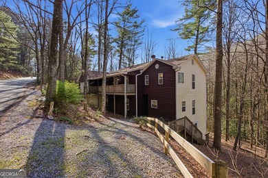 This completely remodeled 4-bedroom, 3.5-bathroom home sits off - photo 2