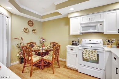 Beautiful second floor condo in a gated boating community with - photo 4