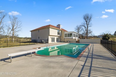 Beautifully updated Spanish style tri-level with an unfinished - photo 5