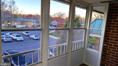 BEST VALUE CO-OP IN MONTGOMERY MUTUAL!  Move-in ready. Freshly - photo 2