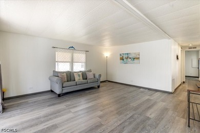 NEW PRICE, don't wait! This turnkey home, which includes land - photo 7