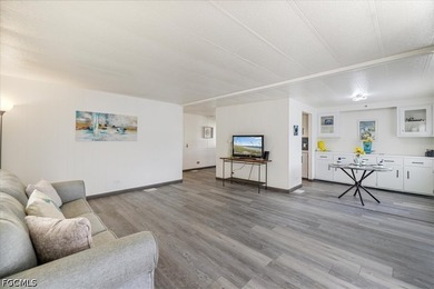 NEW PRICE, don't wait! This turnkey home, which includes land - photo 8