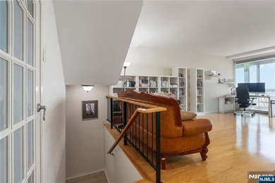 Corner end unit! Spacious two-bedroom, two-bathroom residence in - photo 4