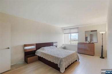 Corner end unit! Spacious two-bedroom, two-bathroom residence in - photo 8