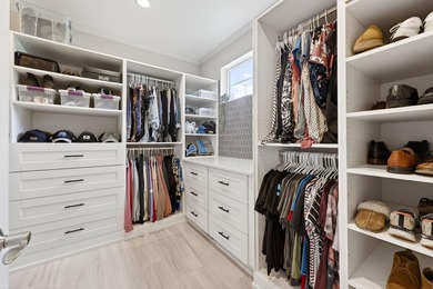 A Truly exceptional, fully reimagined home where modern luxury - photo 29