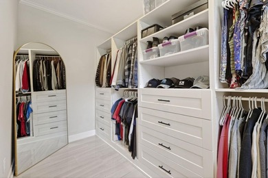A Truly exceptional, fully reimagined home where modern luxury - photo 30