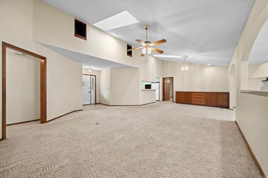 Welcome to your dream retreat, a single-level 3-bedroom, 2 - photo 7