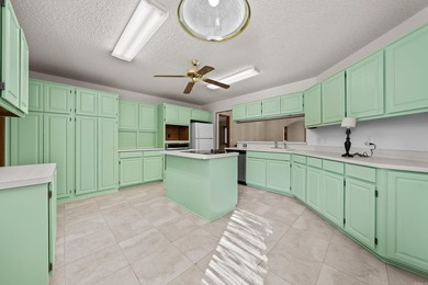 Welcome to your dream retreat, a single-level 3-bedroom, 2 - photo 9