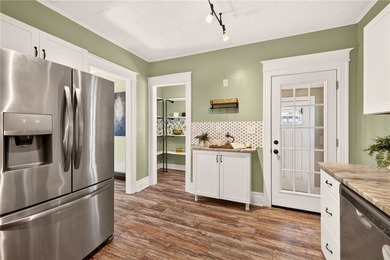 In the heart of Park Ave, THIS HOUSE HAS IT ALL!!! Welcome to 4 - photo 18