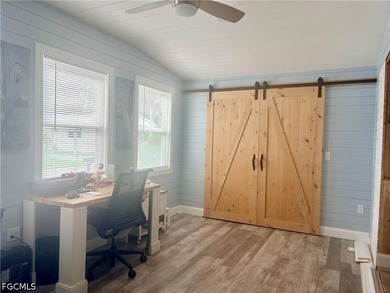 Beautifully updated 2-bedroom, 2-bath manufactured home in - photo 4
