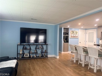 Beautifully updated 2-bedroom, 2-bath manufactured home in - photo 9
