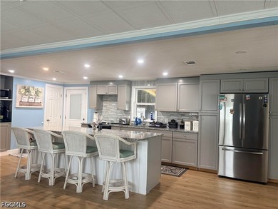 Beautifully updated 2-bedroom, 2-bath manufactured home in - photo 10