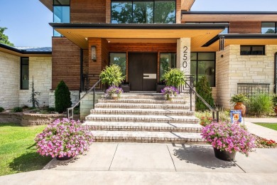 Heber Springs - Stunning lakeview estate on 15 acres w/ private