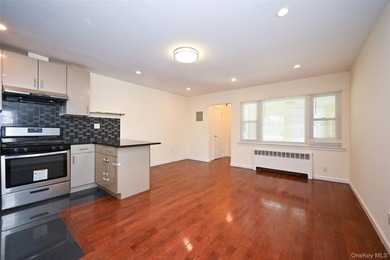 This charming home features 3 bedrooms and 2 full bathrooms - photo 5