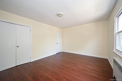 This charming home features 3 bedrooms and 2 full bathrooms - photo 9