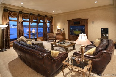 Prestigious Gated Waterfront Estate. Privacy, Distinction, and a - photo 12