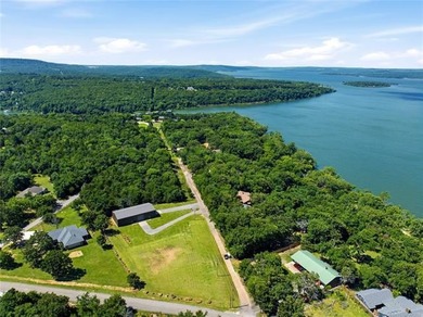 Calling all lake lovers with a soft spot for clever living-this - photo 12