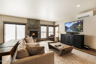 Luxury, one-of-a-kind ski-in/ski-out townhome at Schweitzer - photo 13