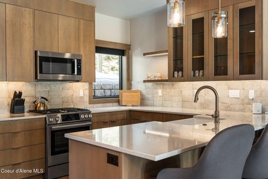 Luxury, one-of-a-kind ski-in/ski-out townhome at Schweitzer - photo 14