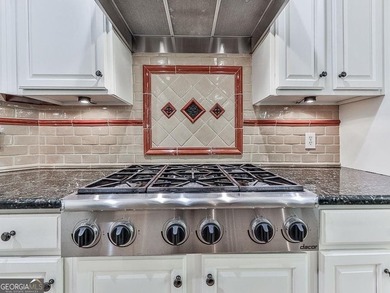 Welcome to your Forever home, where timeless elegance meets - photo 15