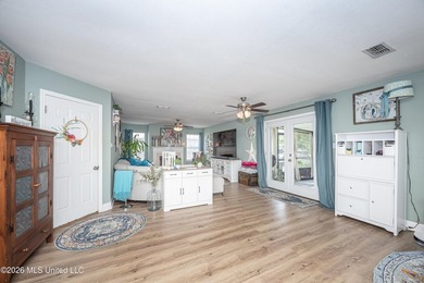 Beautiful two-story home offering 3 bedrooms, 2.5 bathrooms and - photo 20