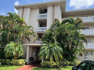 (private lake, pond, creek) Condo For Sale in Lake Worth Florida