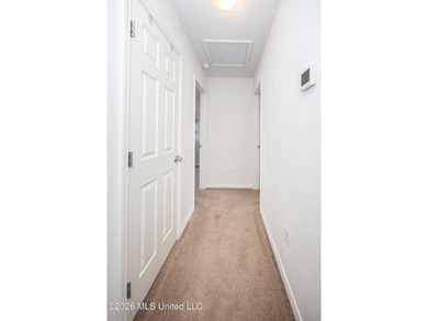 Beautiful two-story home offering 3 bedrooms, 2.5 bathrooms and - photo 25
