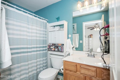 Beautiful two-story home offering 3 bedrooms, 2.5 bathrooms and - photo 27