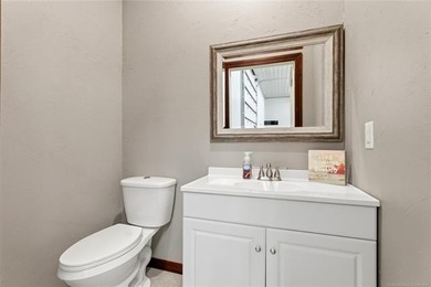 Calling all lake lovers with a soft spot for clever living-this - photo 27