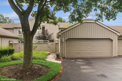Lake Townhome/Townhouse Sale Pending in Lake Barrington, Illinois