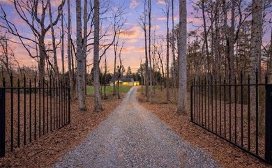 2BR/2BA Creekside Charmer - 1,000 Sq Ft on 1.18 Acres, Only 6