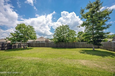 Beautiful two-story home offering 3 bedrooms, 2.5 bathrooms and - photo 43