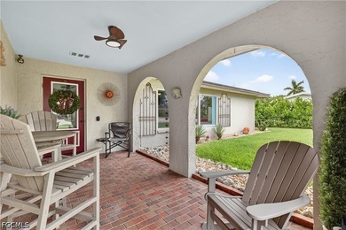 Adorable home ideally located just three lots from the river and - photo 3